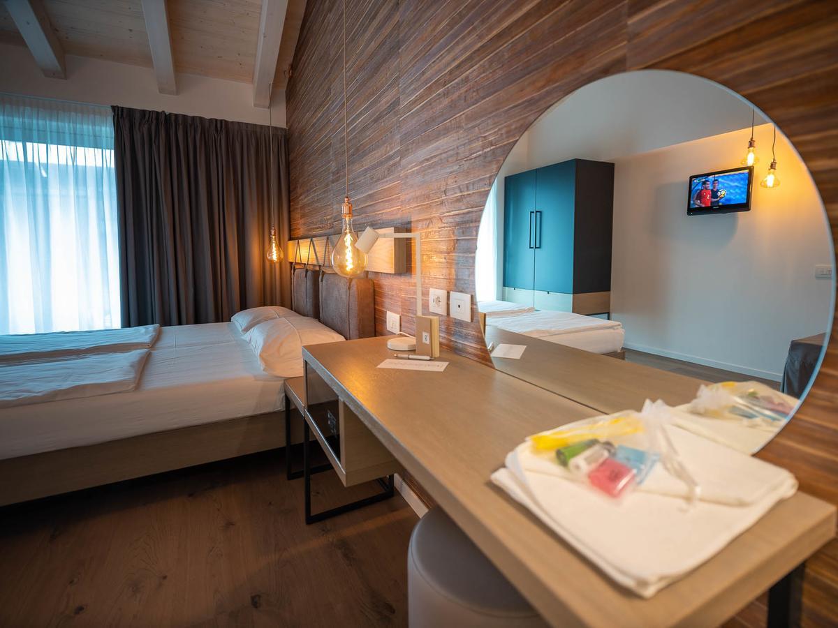 Hotel Glocal Torbole Torbole Sul Garda Zewnętrze zdjęcie